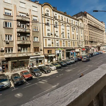 Max Luxury Apartment